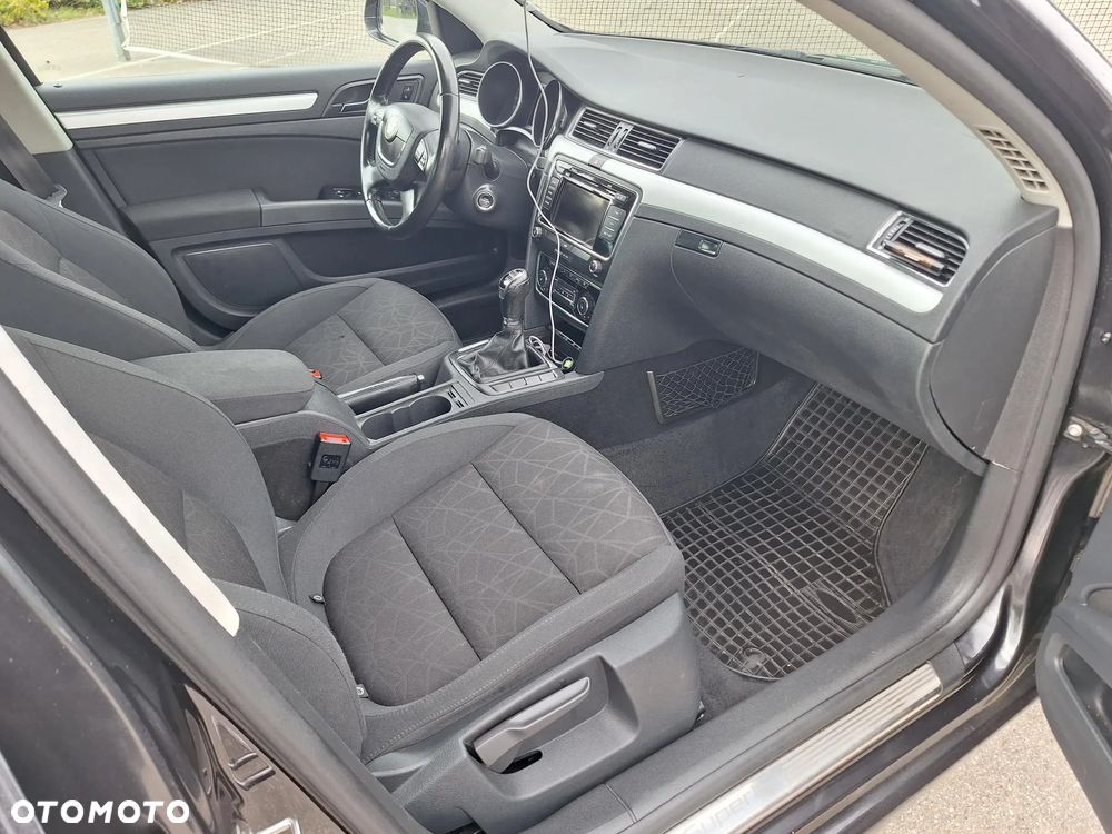 Skoda Superb 2.0 TDI Elegance - 13