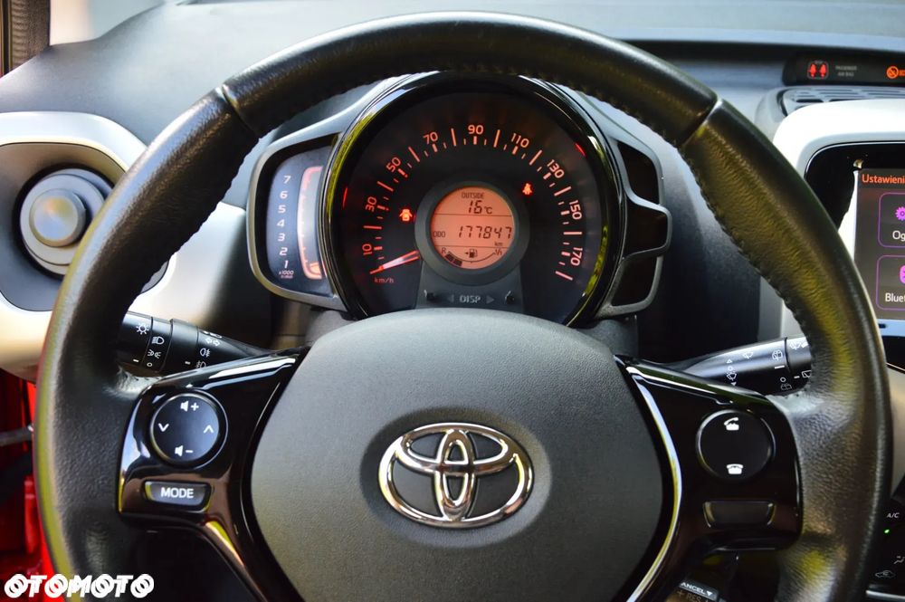 Toyota Aygo x-play touch - 17