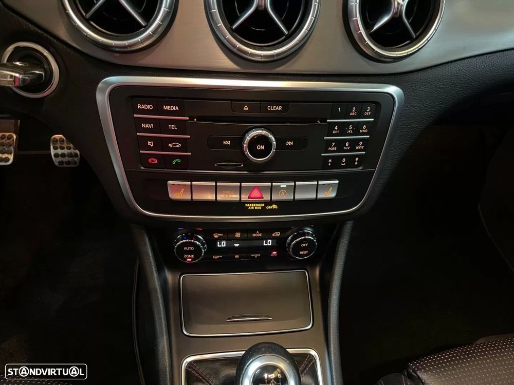 Mercedes-Benz CLA 180 d Shooting Brake AMG Line - 14