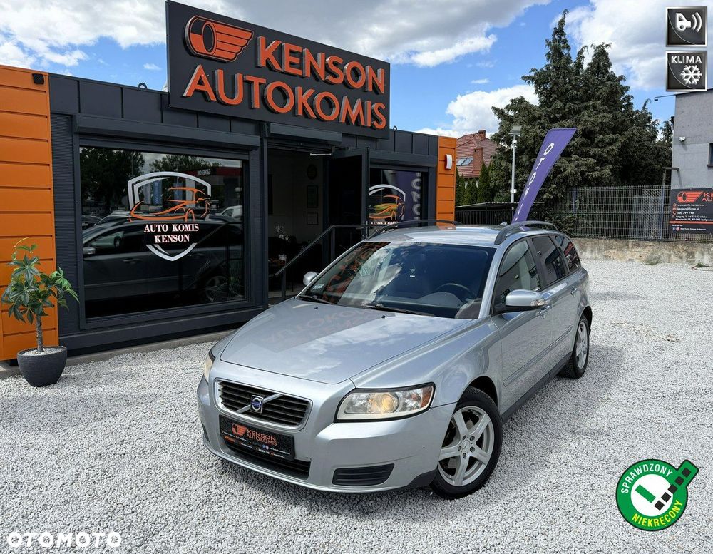 Volvo V50 - 1