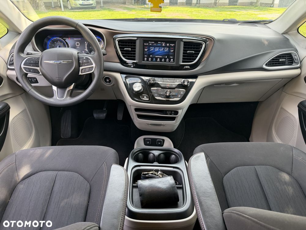 Chrysler Pacifica - 21