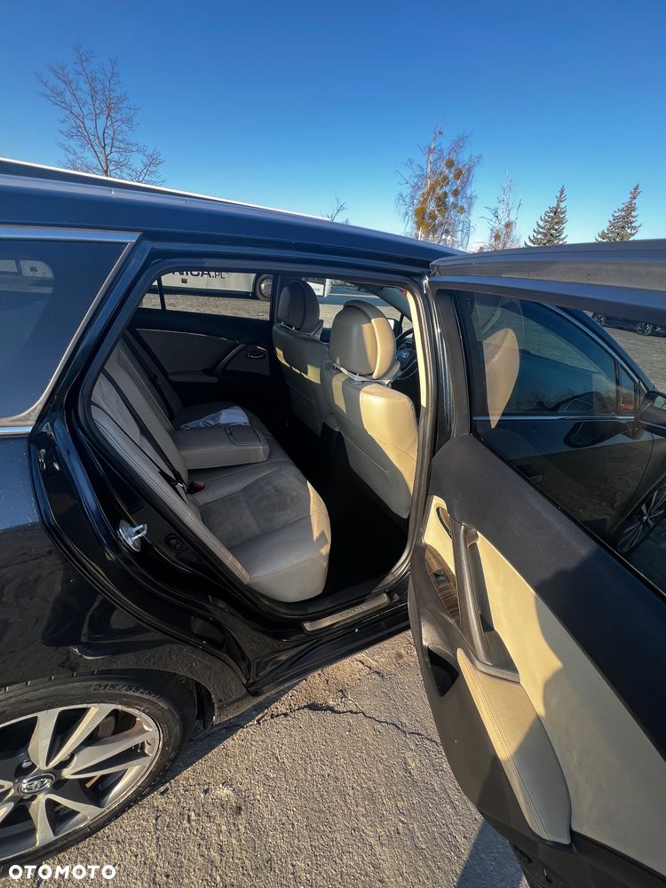 Toyota Avensis 2.0 D-4D Premium - 5