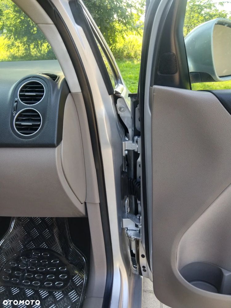 Volkswagen Golf Plus 1.6 TDI Comfortline - 18