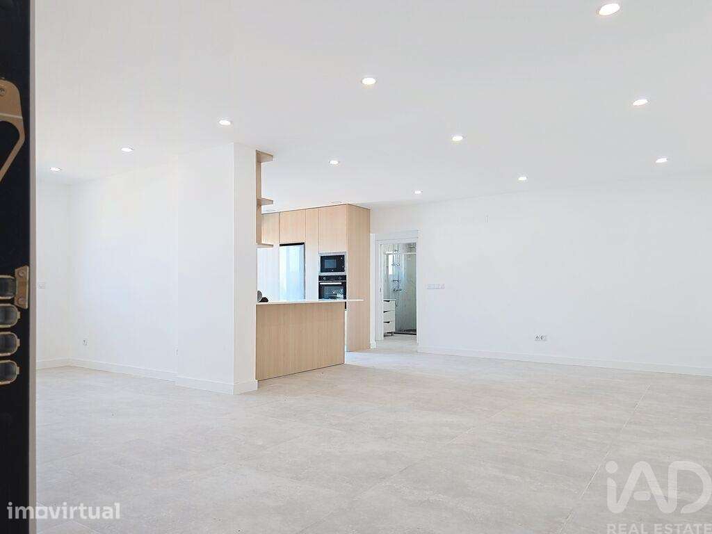 Apartamento T2 em Santa Maria, São Pedro E Matacães de 146,00 m2 - Grande imagem: 2/29