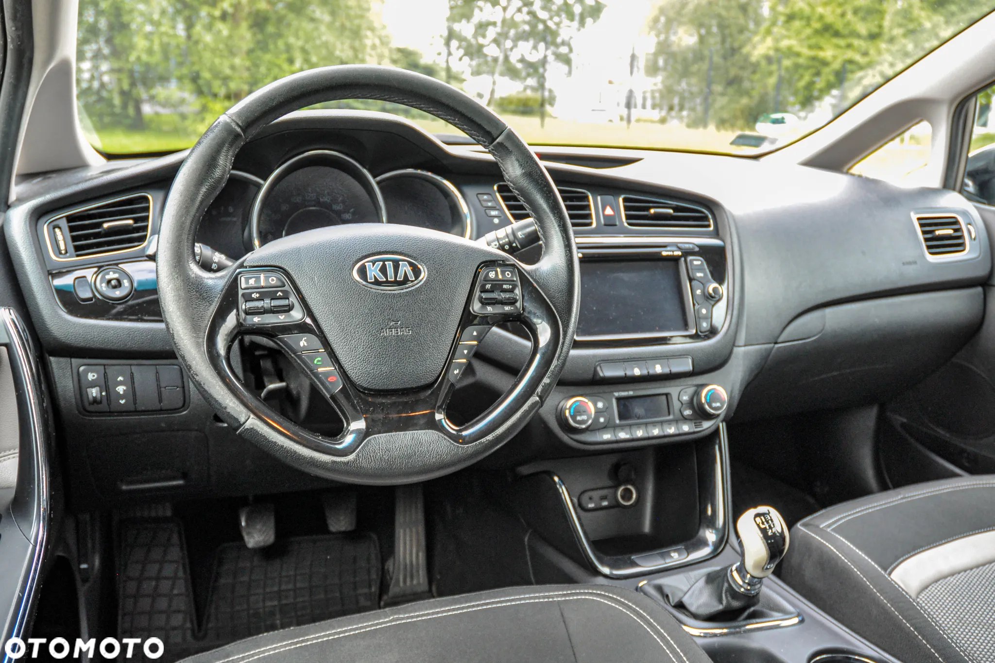 Kia Ceed - 9