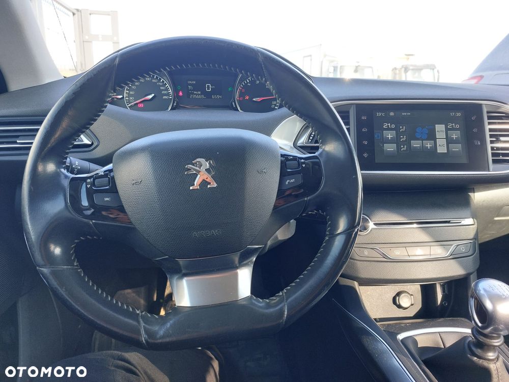Peugeot 308 2.0 Blue HDi Allure S&S - 23