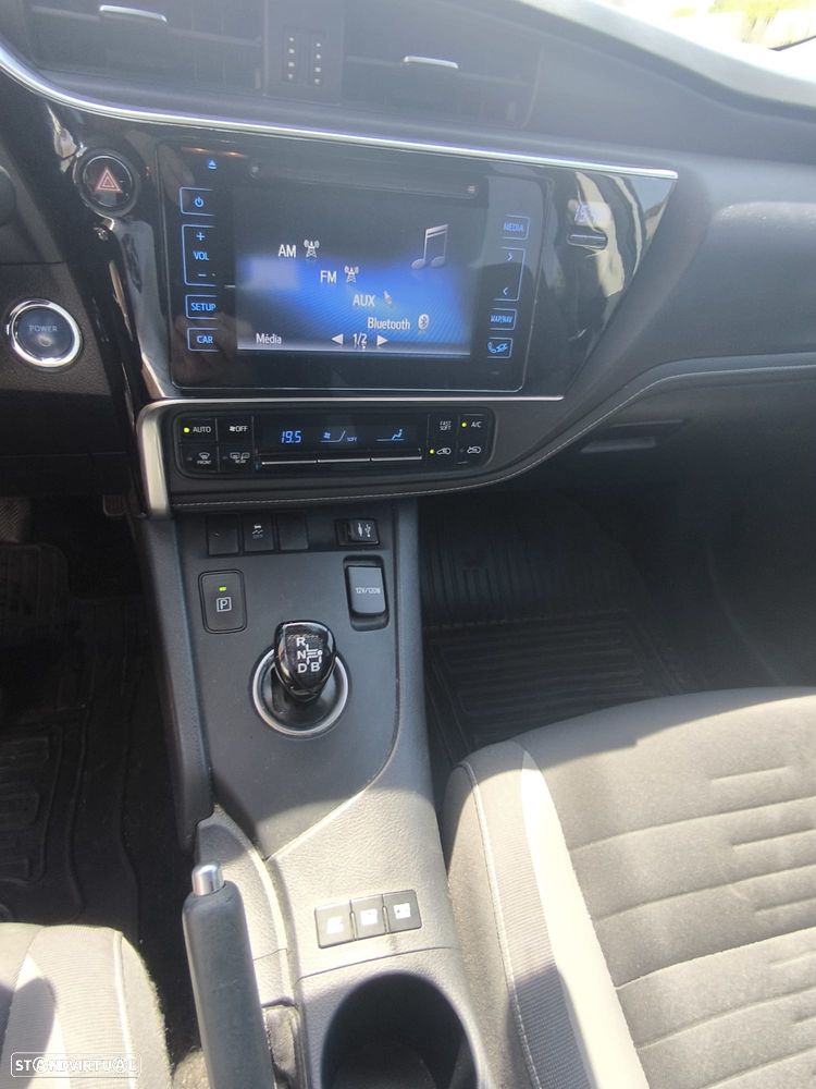 Toyota Auris Touring Sports 1.8 HSD Freestyle - 15