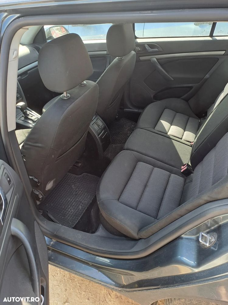 Skoda Octavia 2.0TDI Ambiente DSG - 7