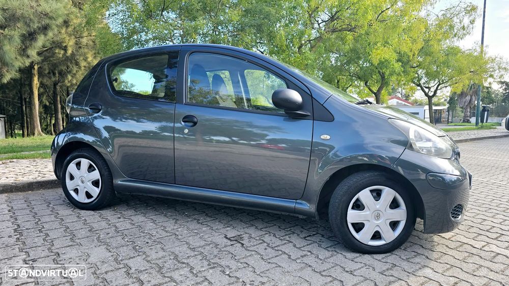 Toyota Aygo 1.0 + AC - 17