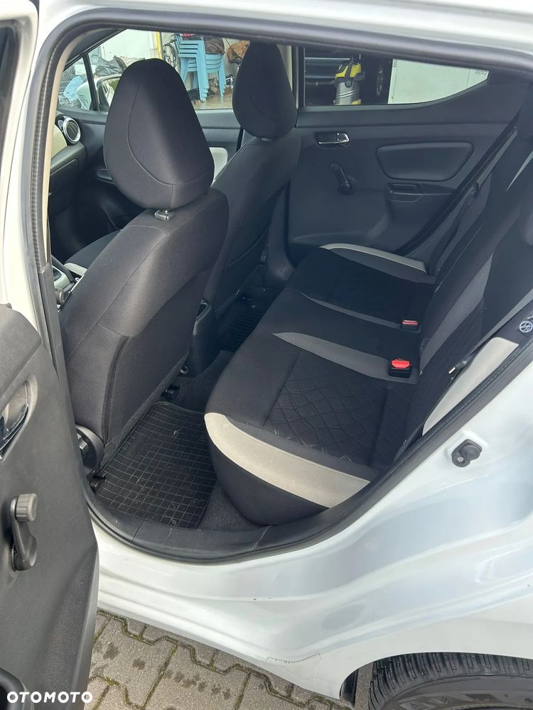 Nissan Micra 1.0 Visia Plus - 16