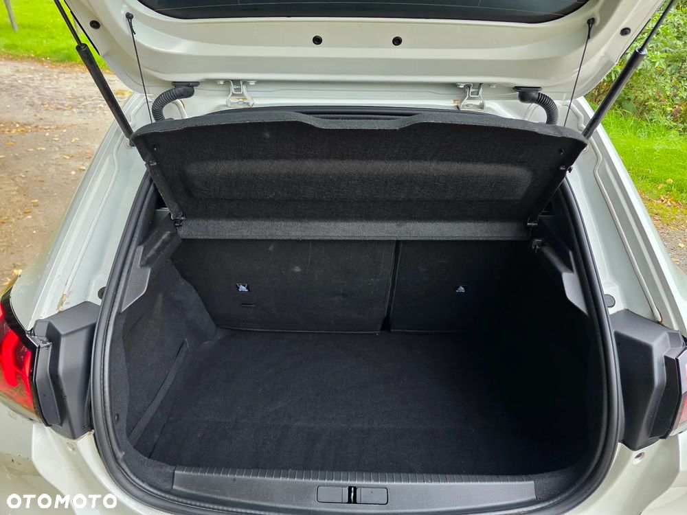 Peugeot 208 PureTech 100 GT Pack - 28