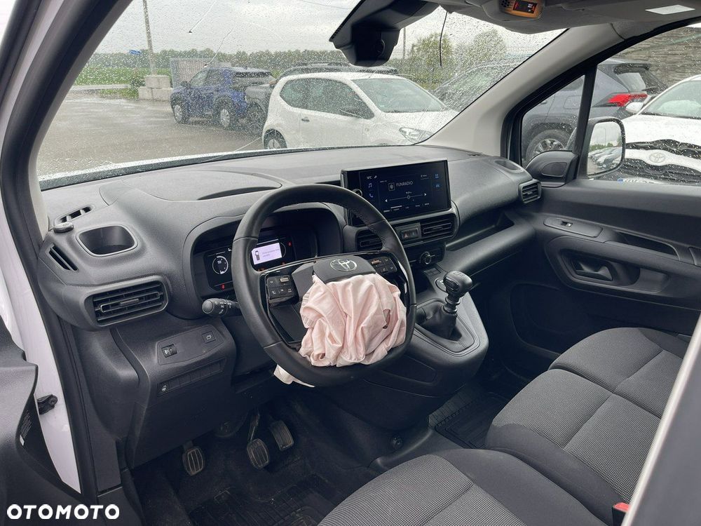Toyota Proace City - 10