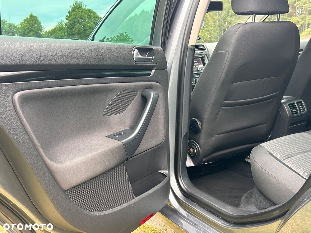 Volkswagen Golf 1.6 TDI DPF Comfortline - 21