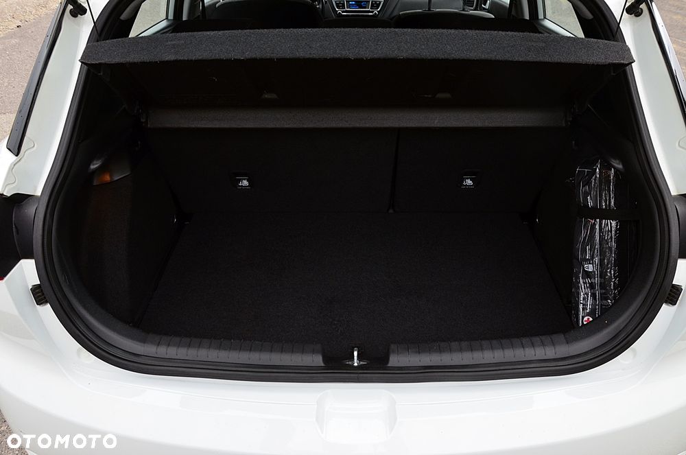 Hyundai i20 1.2 BlueDrive Go - 16