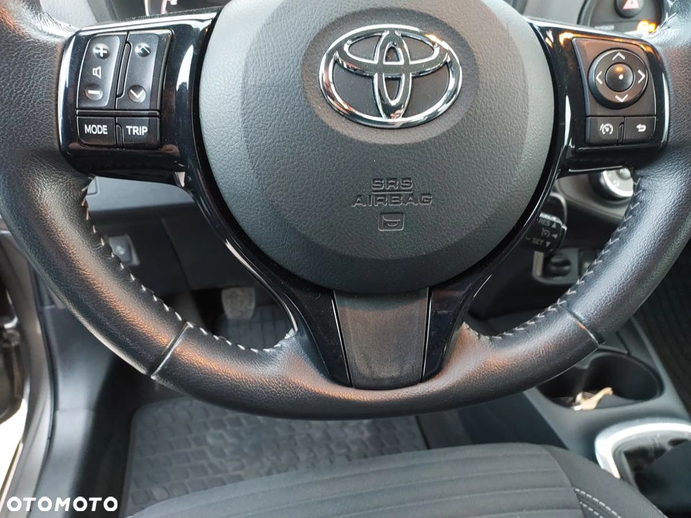 Toyota Yaris 1.5 Premium - 19