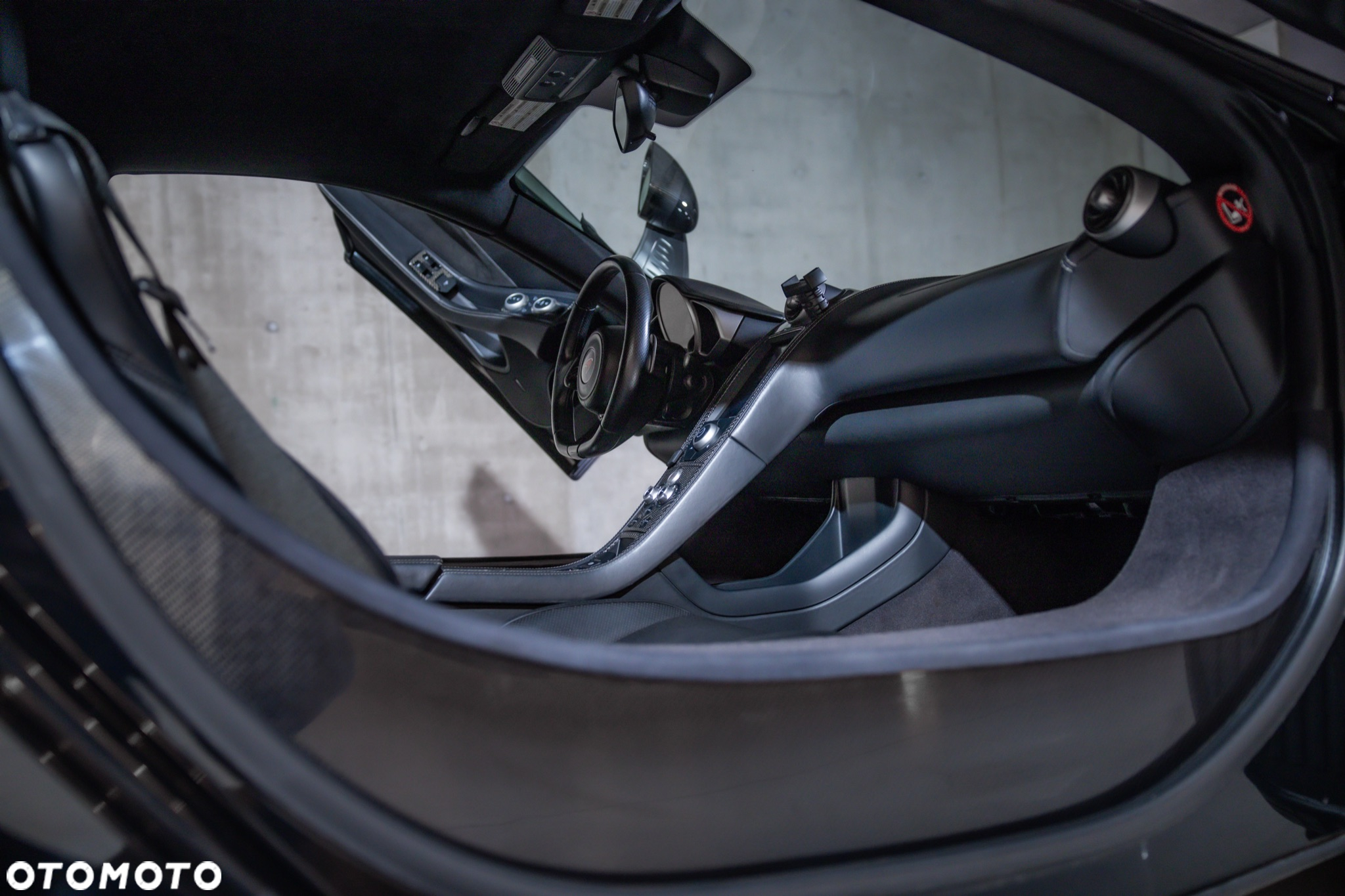 McLaren MP4-12C Coupe - 10