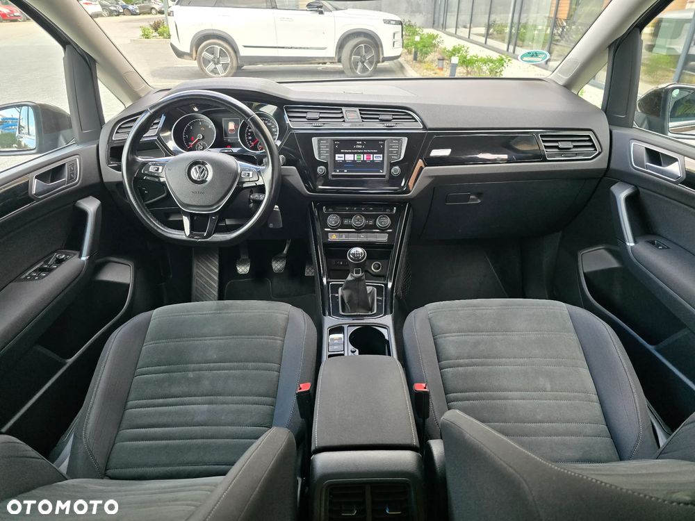 Volkswagen Touran 2.0 TDI SCR Highline - 13
