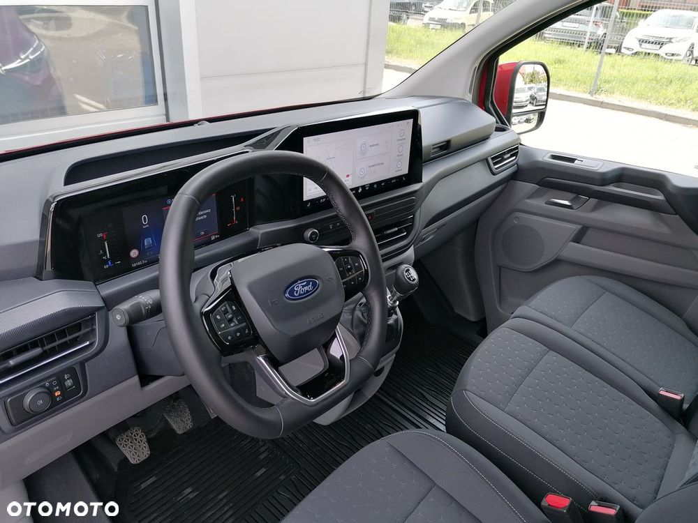 Ford CUSTOM VAN LIMITED - 15