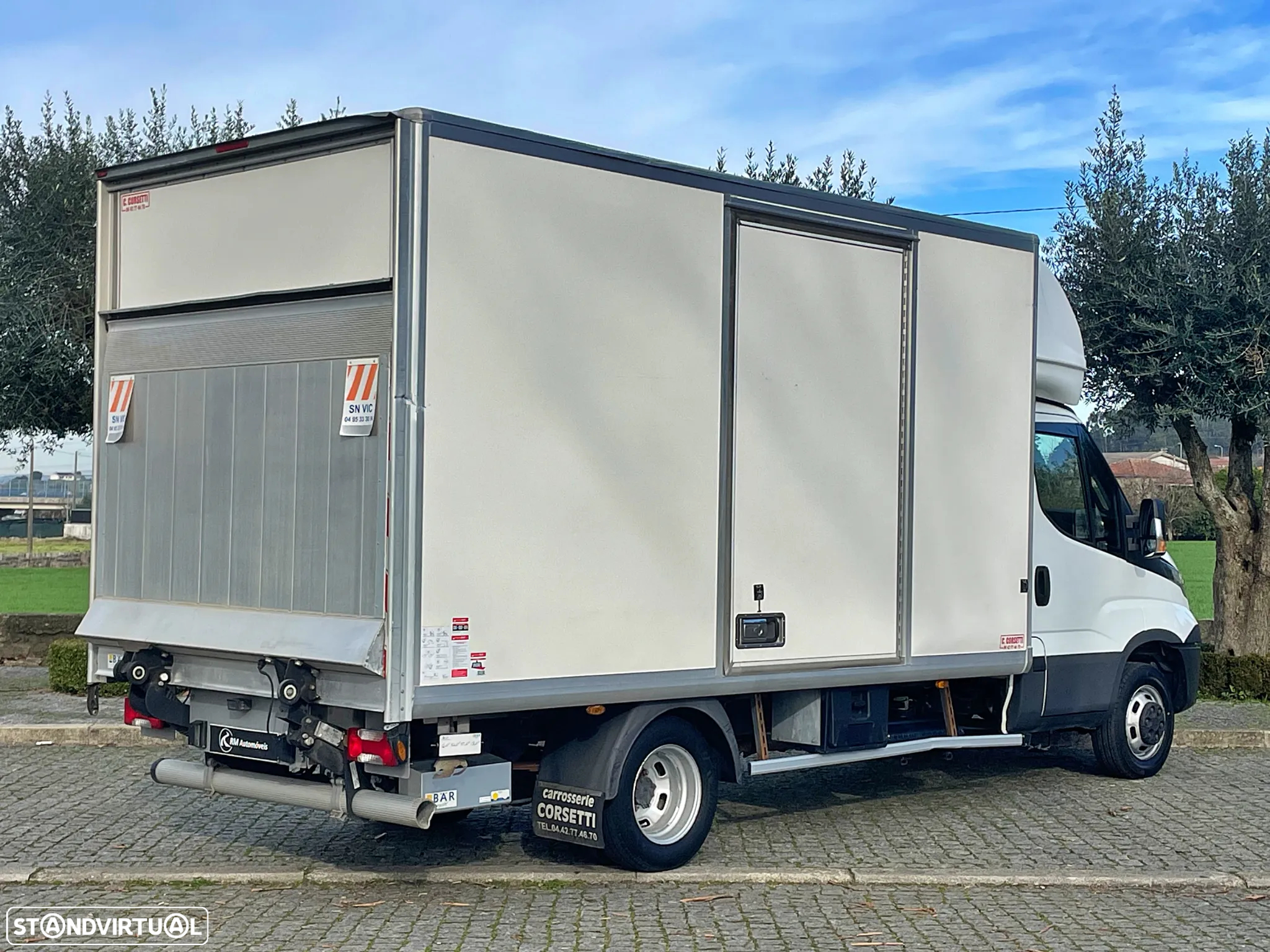 Iveco Daily 3.0D Contentor + Plataforma Elevatória - 6