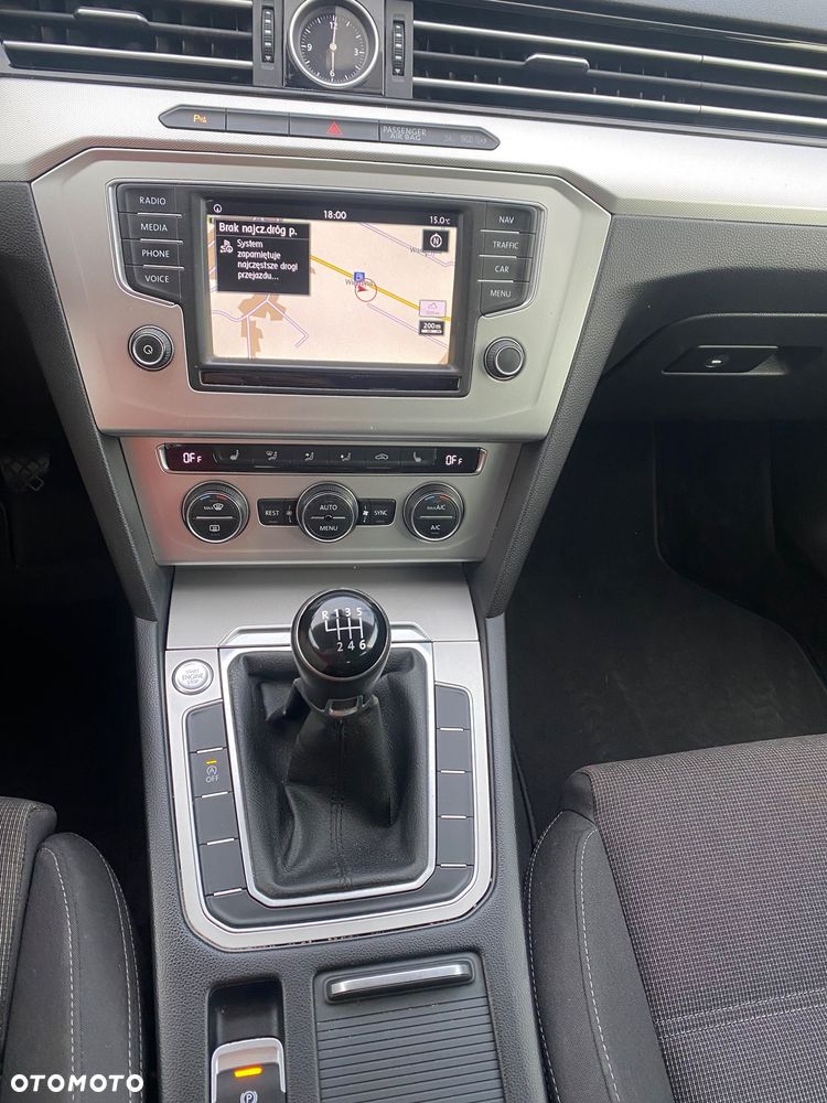Volkswagen Passat - 15