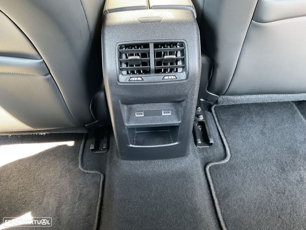 Peugeot 408 1.2 PureTech Allure EAT8 - 39