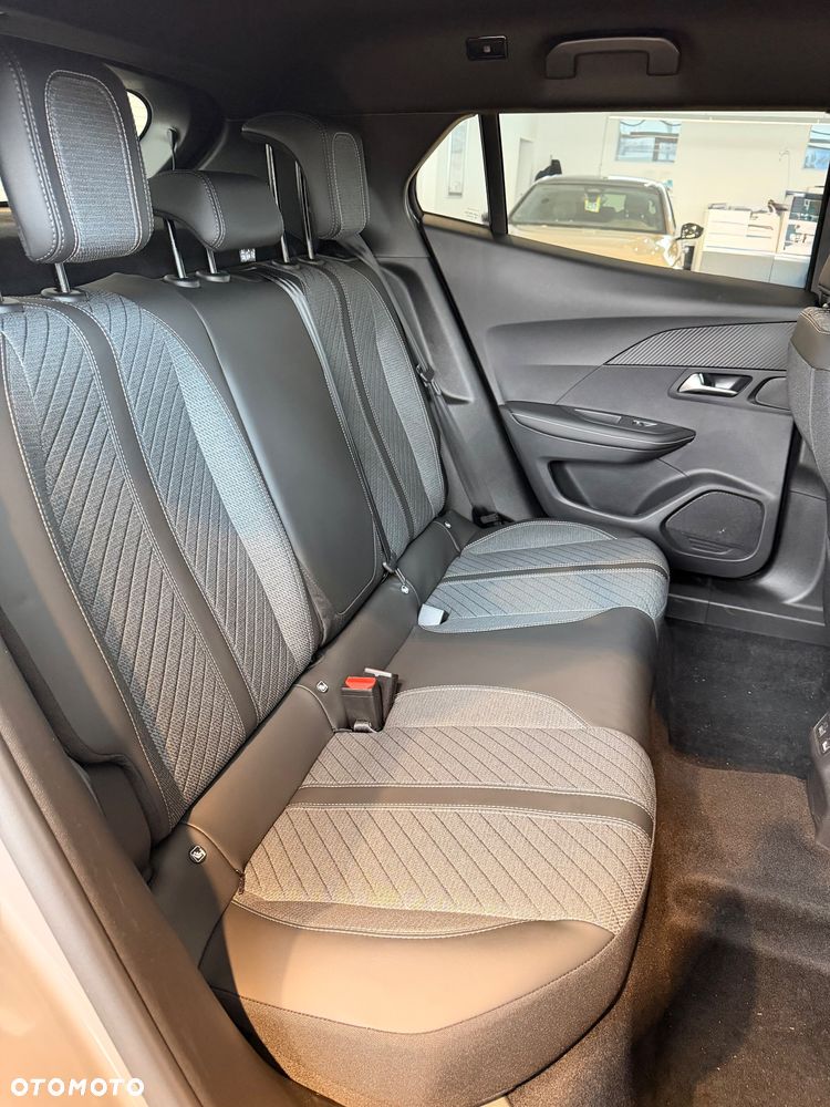 Peugeot 2008 1.2 PureTech Allure S&S EAT8 - 13