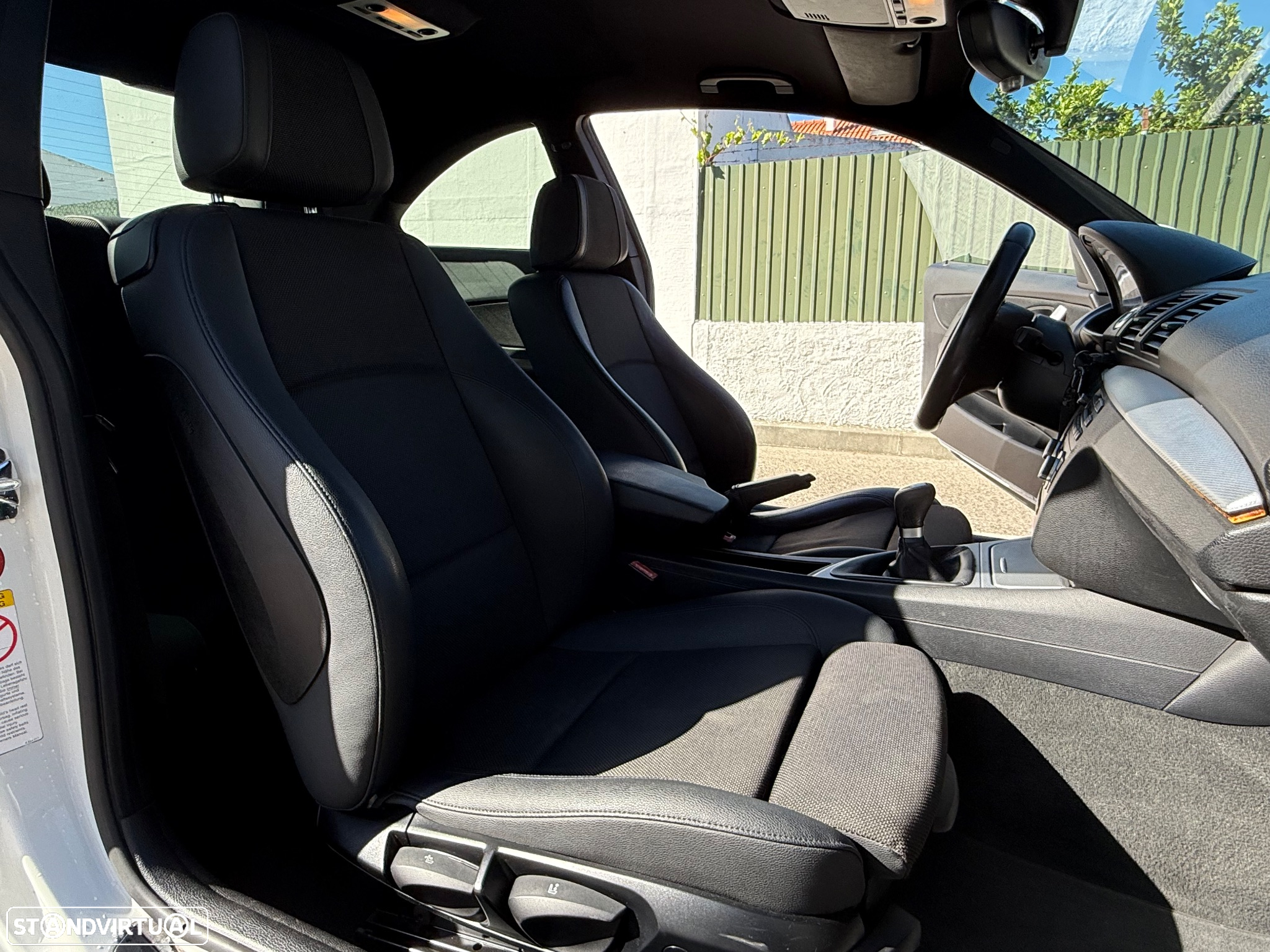 BMW 120 d Coupe Limited Edition Lifestyle c/ M Sport Pack - 26