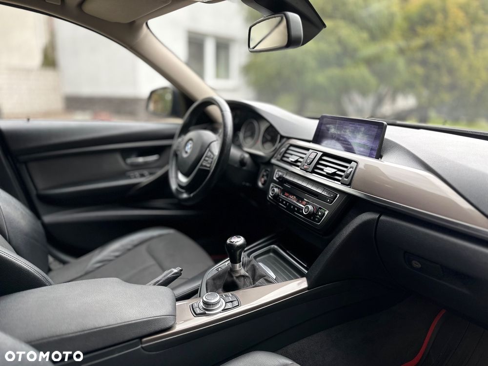 BMW Seria 3 318d Modern Line - 26