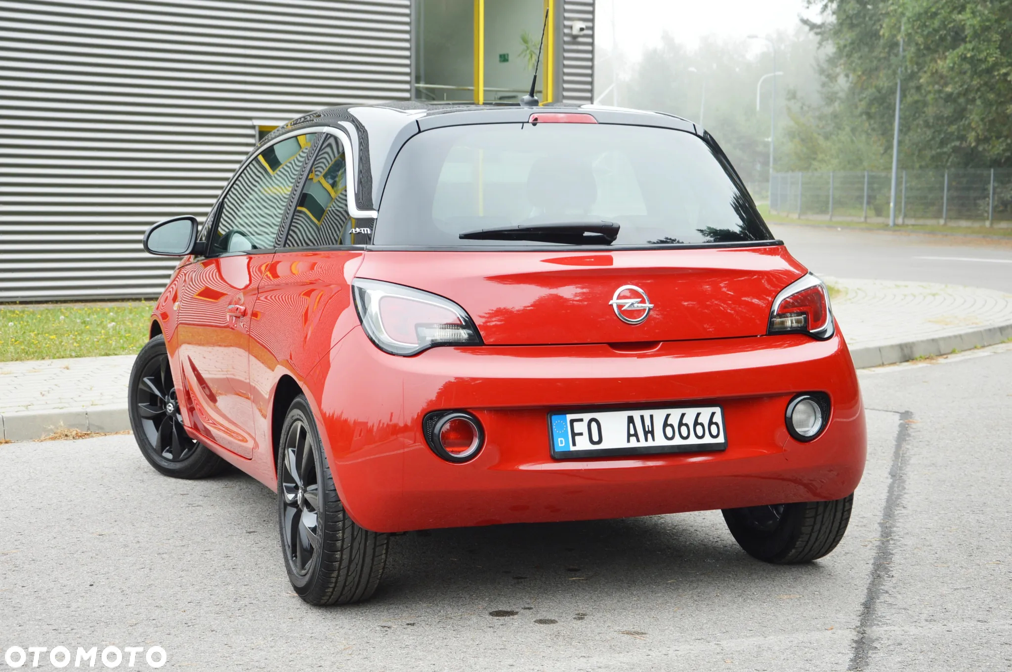 Opel Adam 1.2 Black Jack S&S - 13