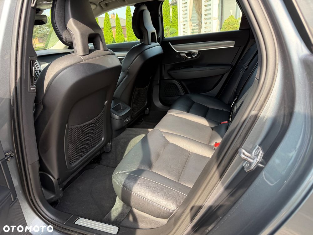 Volvo V90 D4 Momentum - 12