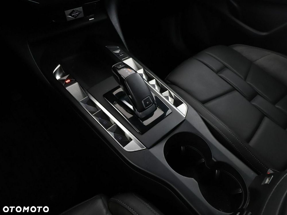 DS Automobiles DS 3 Crossback 1.2 PureTech So Chic - 32