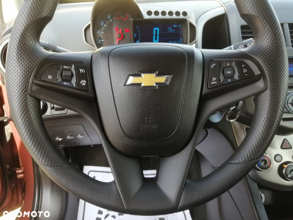 Chevrolet Aveo 1.4 LT+ - 21