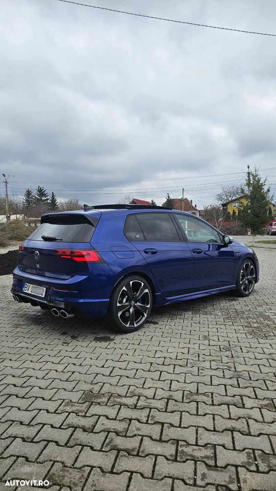 Volkswagen Golf - 6