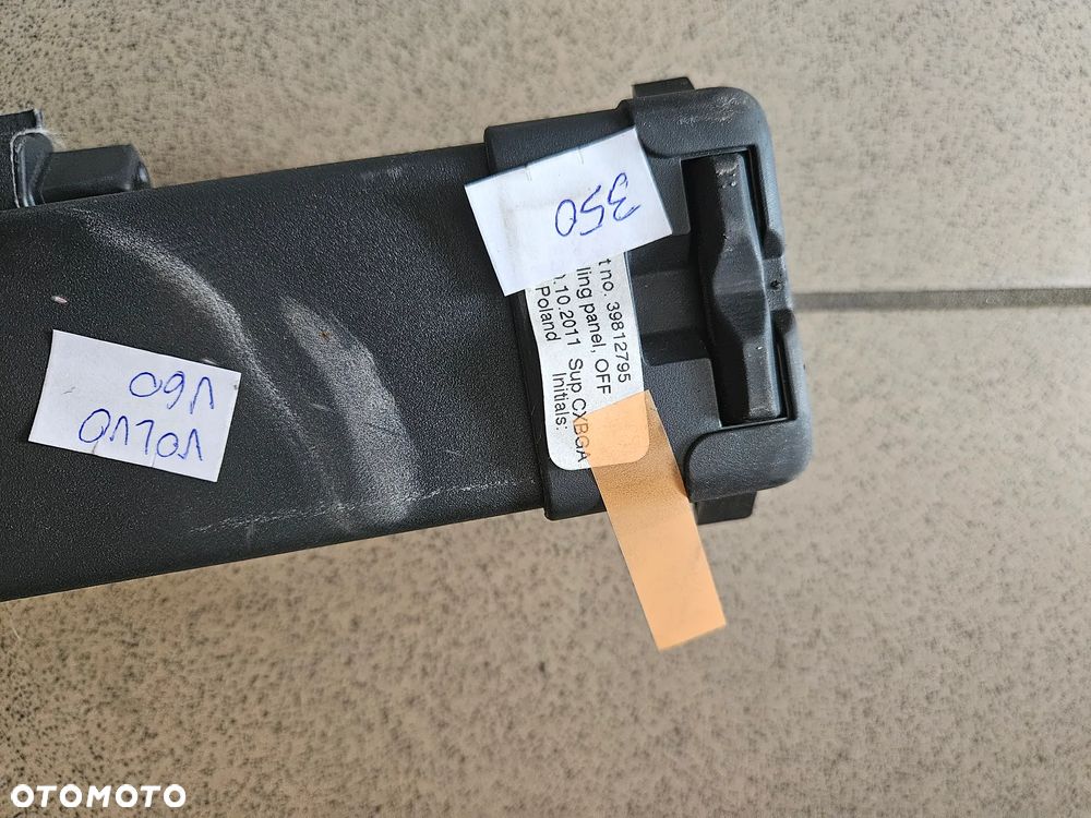 ROLETA BAGAŻNIKA VOLVO V60 I 39812795 - 3