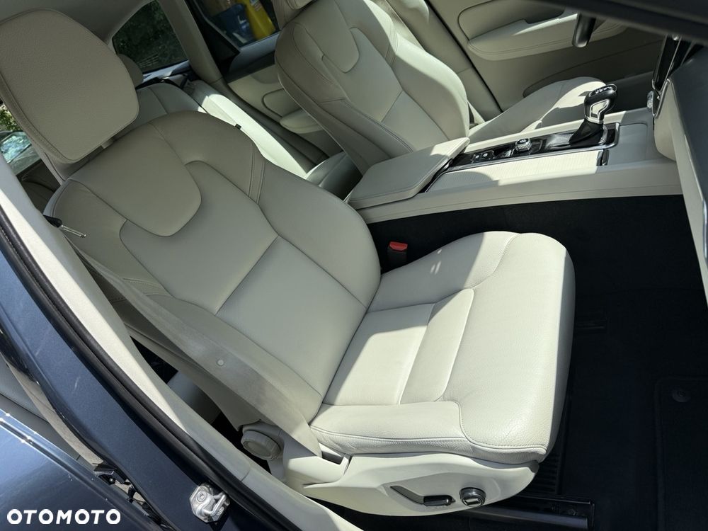 Volvo XC 60 D4 AWD Momentum - 10