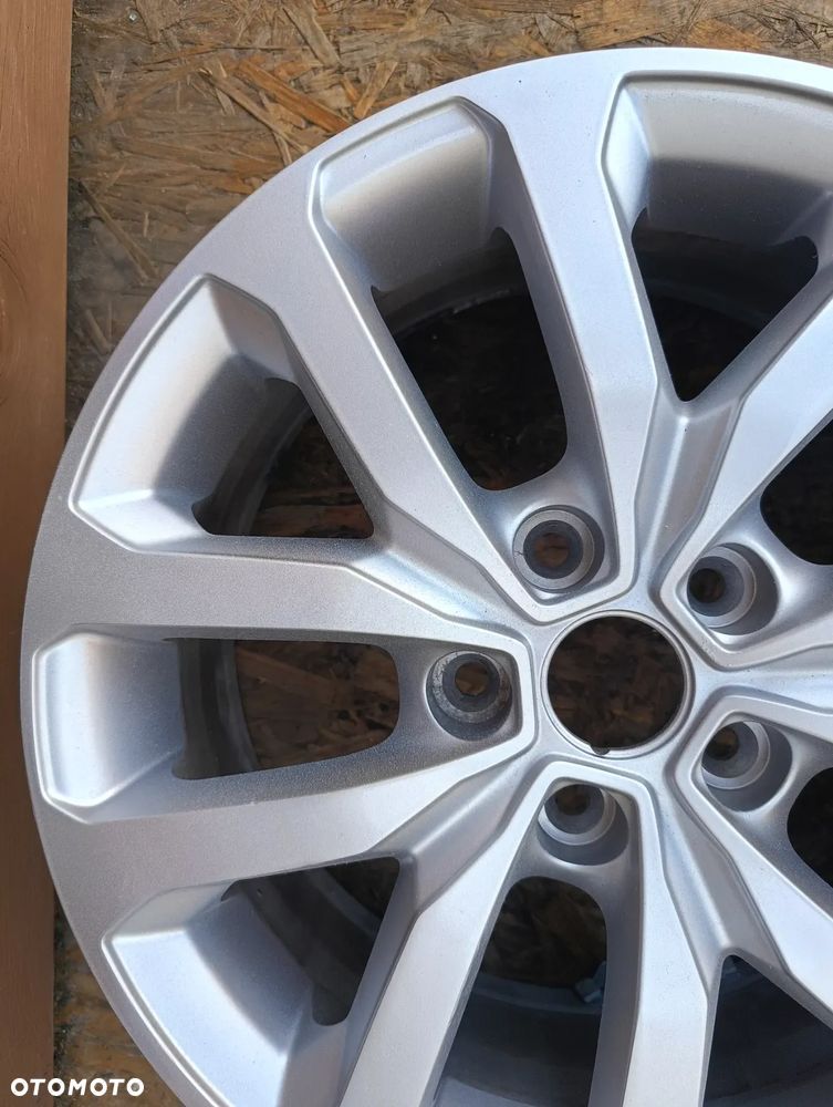Felga aluminiowa Renault OE 403004770R 403004615R 7.0" x 17" 5x114.3 ET 40 - 6