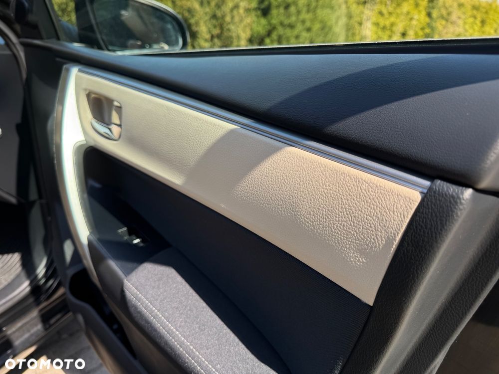 Toyota Corolla 1.6 Active EU6 - 32