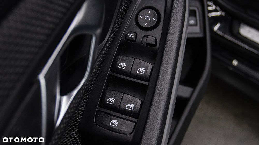 BMW Seria 3 320i Advantage sport - 36