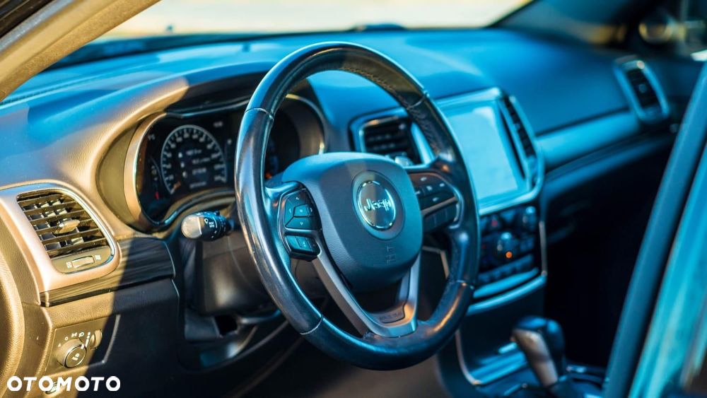 Jeep Grand Cherokee - 8