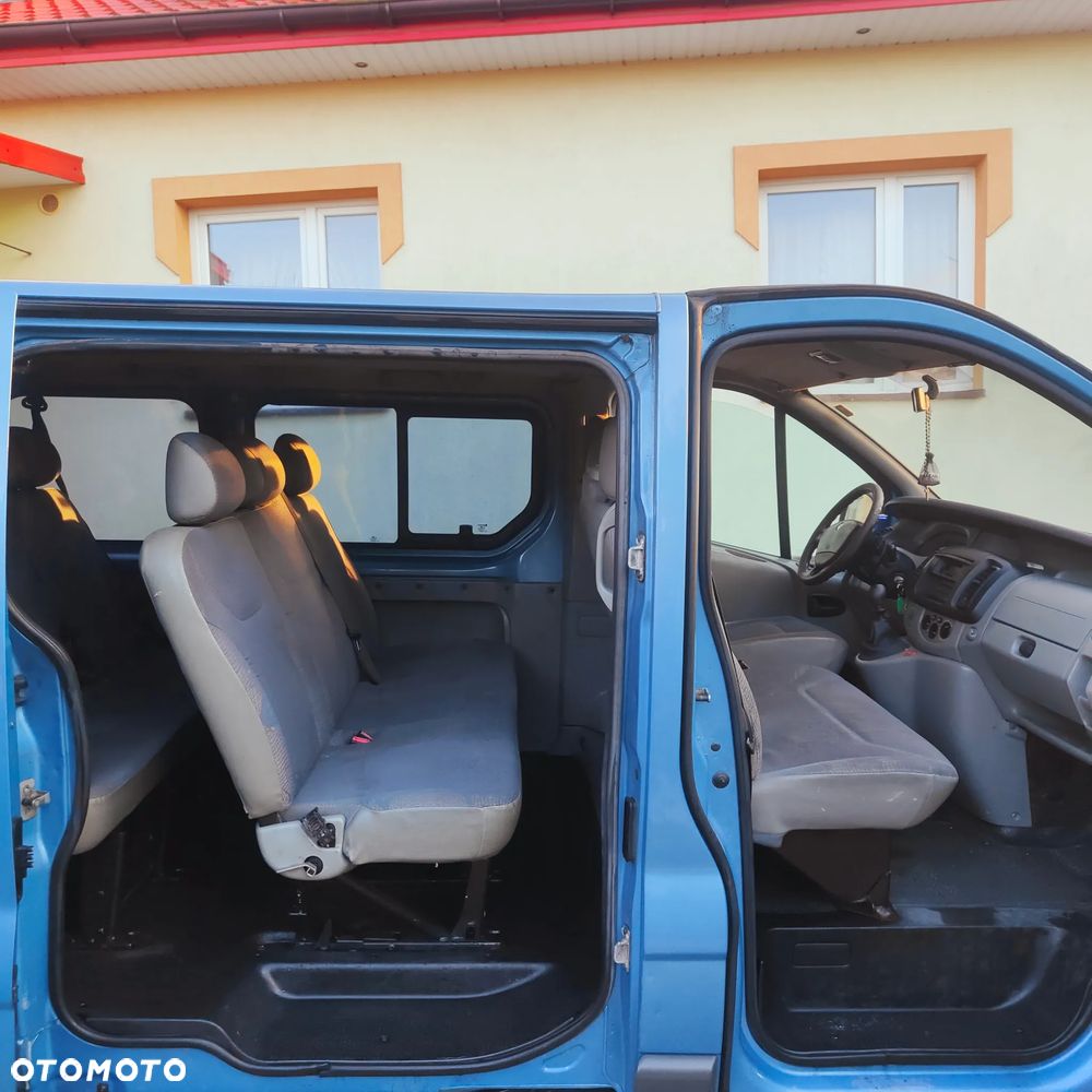 Renault Trafic Passenger - 1