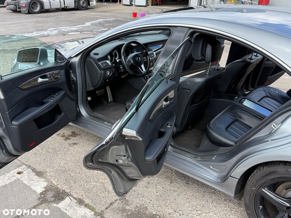 Mercedes-Benz CLS 500 4-Matic 7G-TRONIC - 12