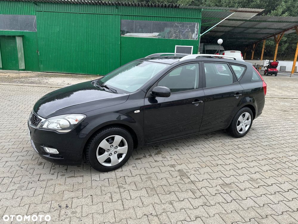 Kia Ceed 1.4 L - 35