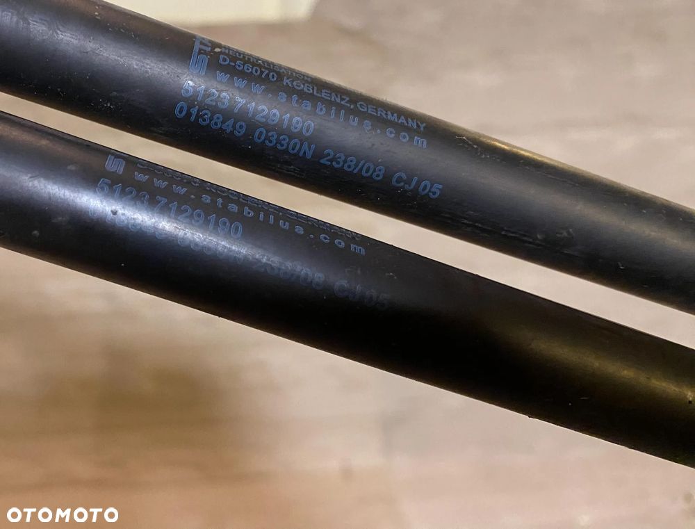 Siłowniki maski pokrywy silnika BMW E90 lift OE - 2