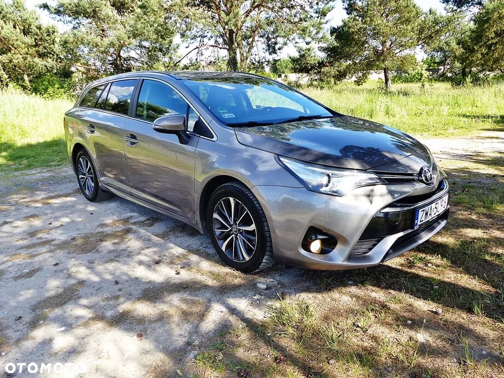Toyota Avensis 2.0 D-4D Premium - 3