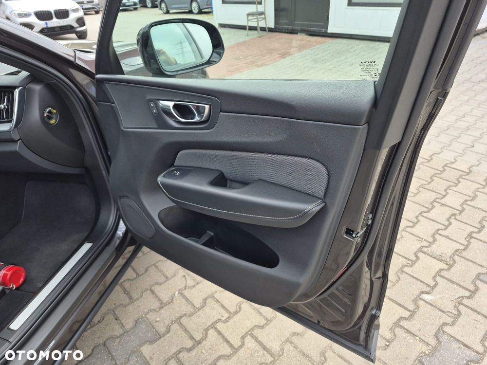 Volvo XC 60 - 25