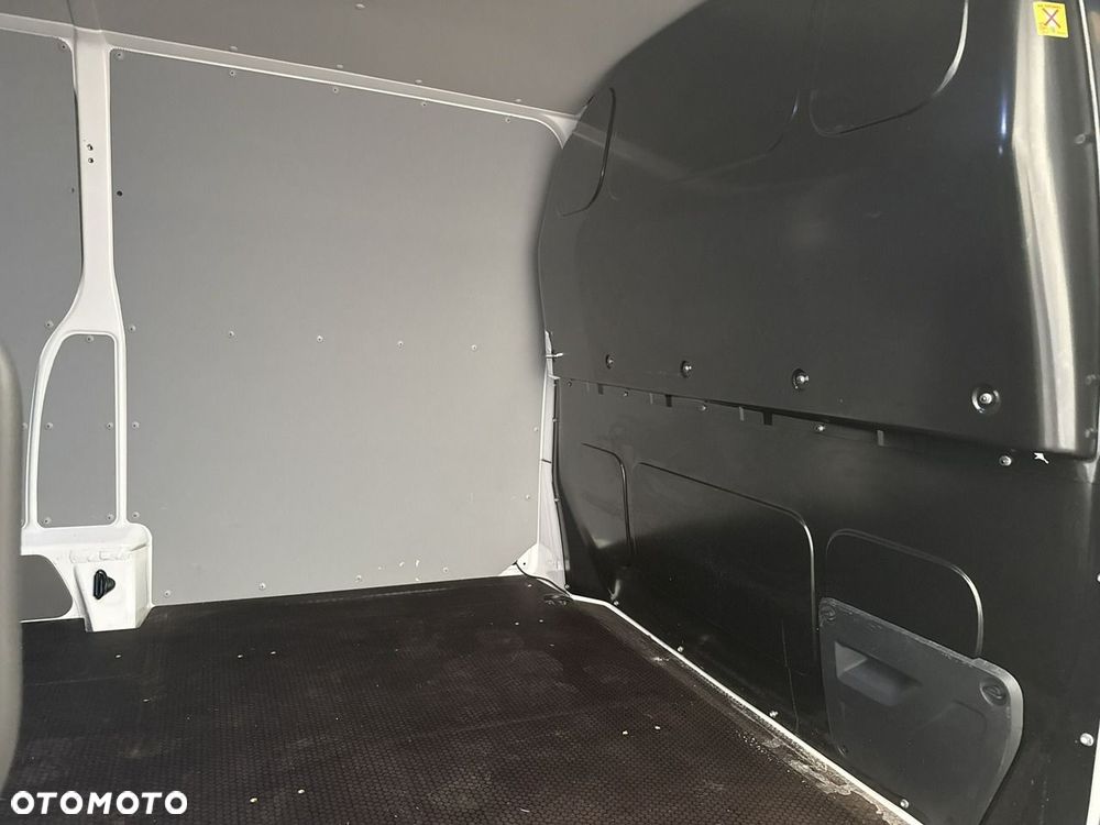 Volkswagen Transporter - 23