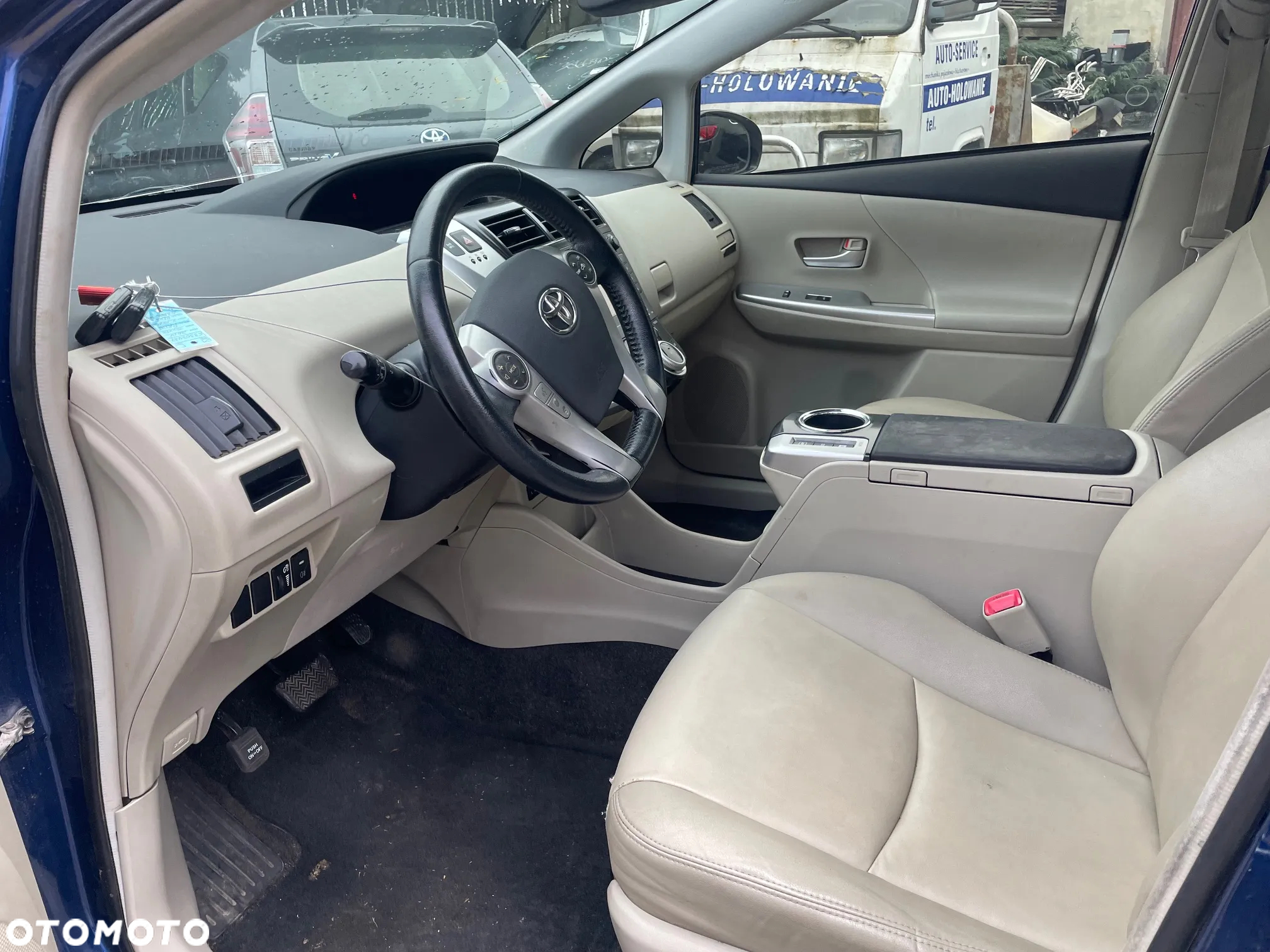 Toyota Prius+ (Hybrid) Executive - 10