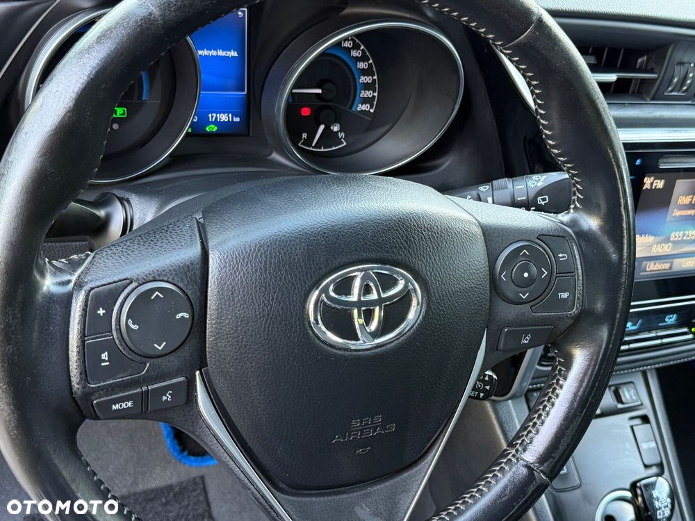 Toyota Auris - 12