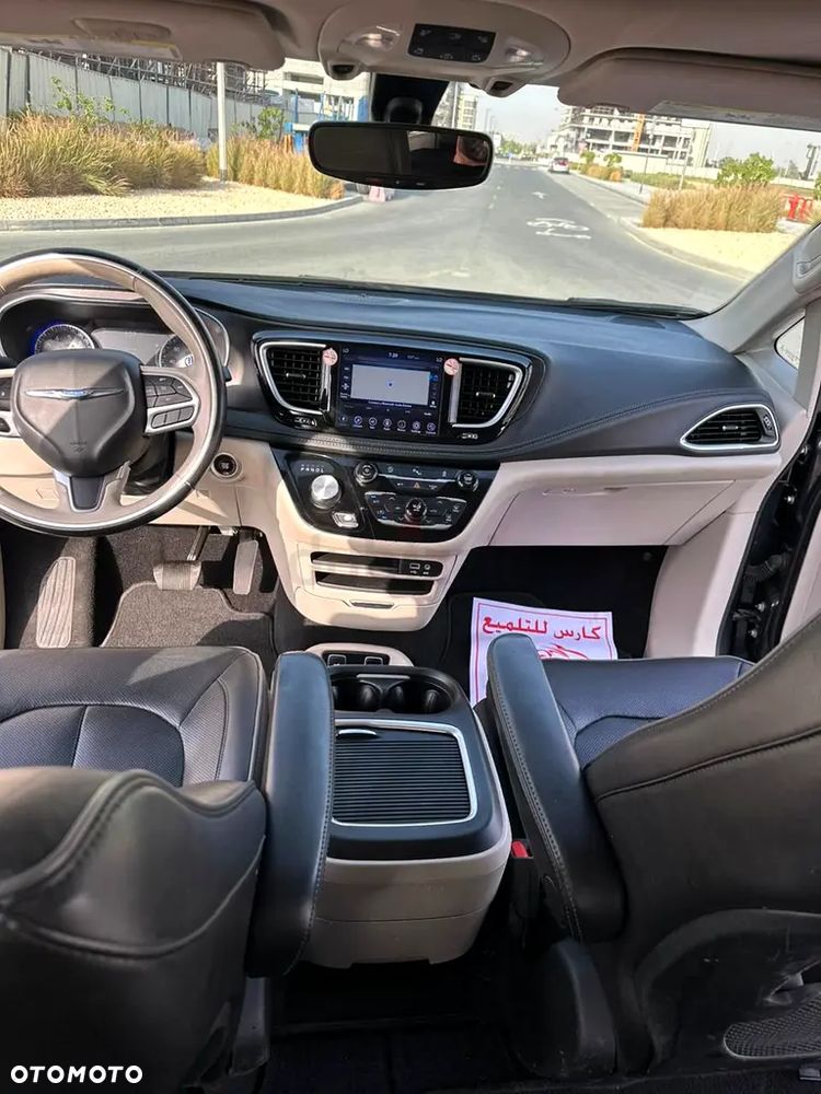 Chrysler Pacifica - 13