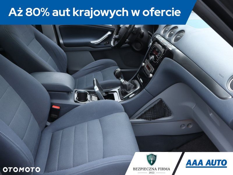Ford S-Max - 11